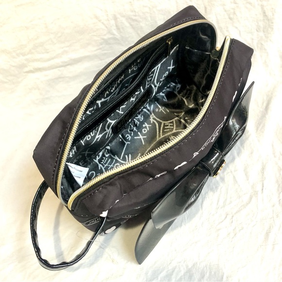 🛍️BETSEY JOHNSON Banners/Roses Cosmetic/Toiletry Travel Bg size8x7 NWTag holder - Picture 6 of 15